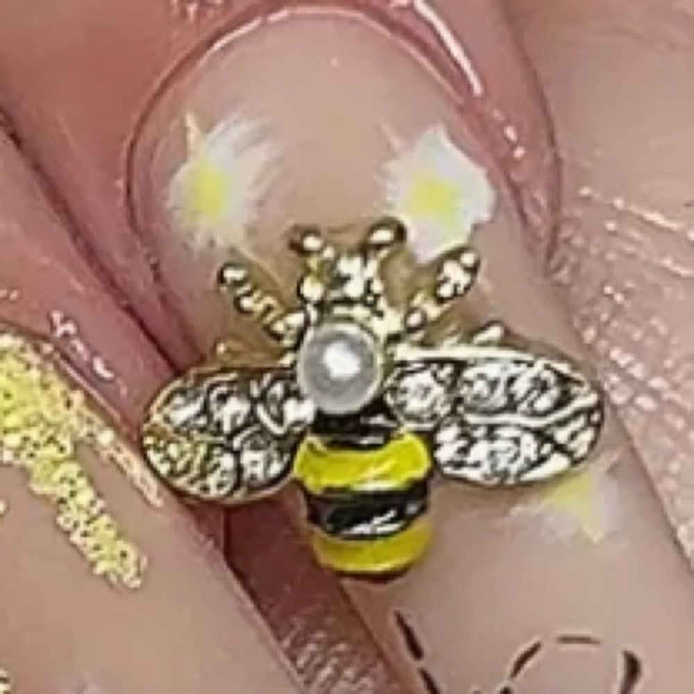 Four piece Bee Set - Picture 5 of 6